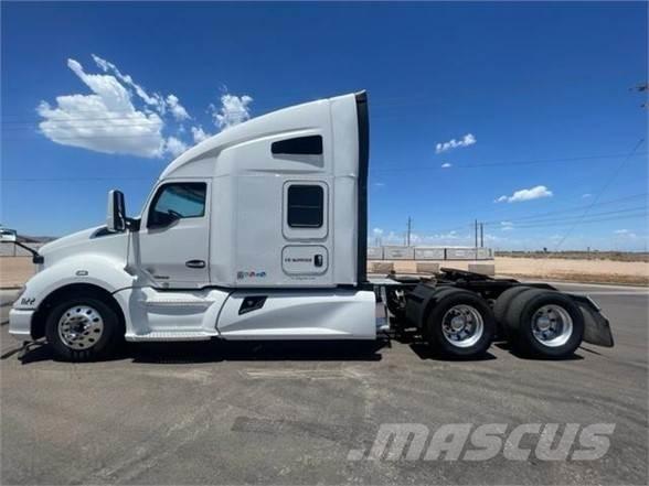 Kenworth T680 Тягачі