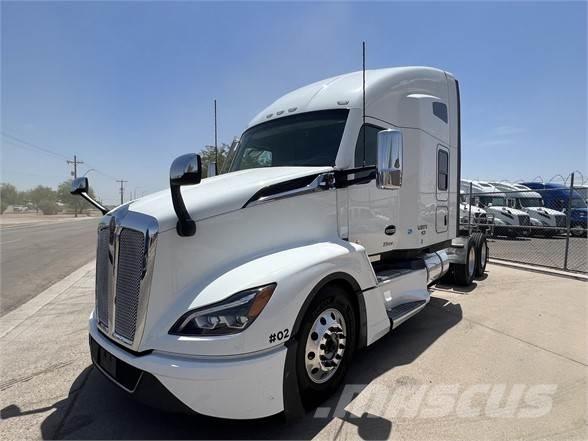 Kenworth T680 Тягачі