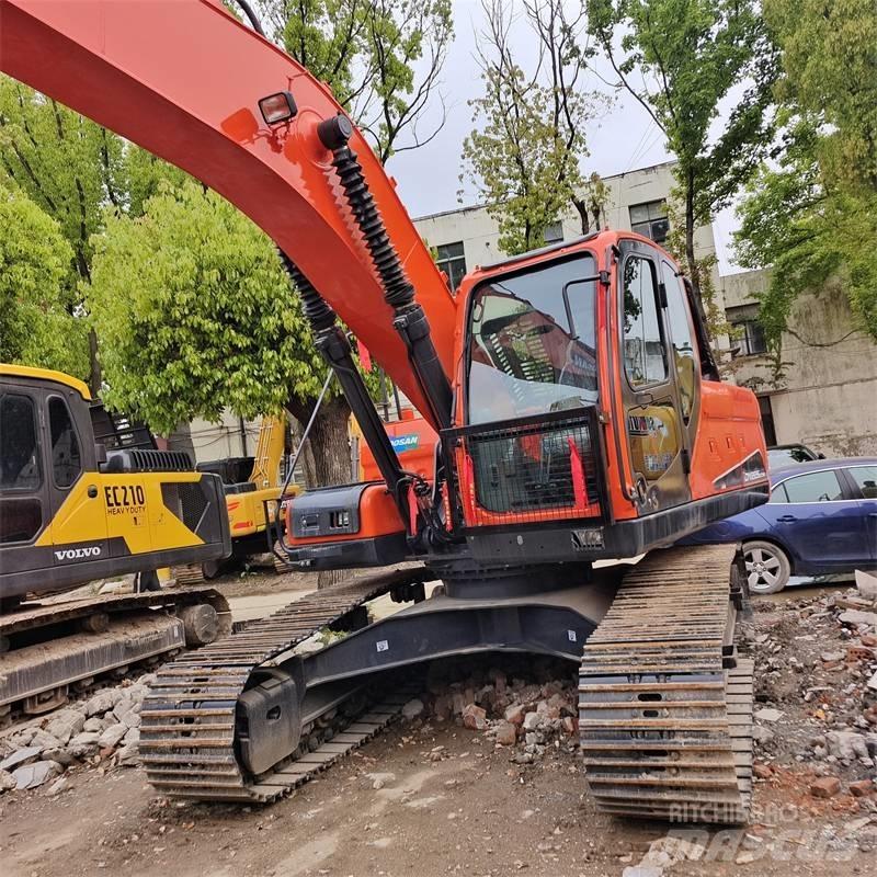 Doosan 225 LC Гусеничні екскаватори