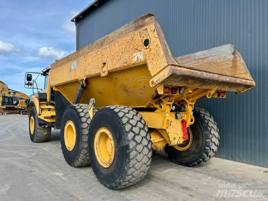 Volvo A25F Зчленовані самоскиди