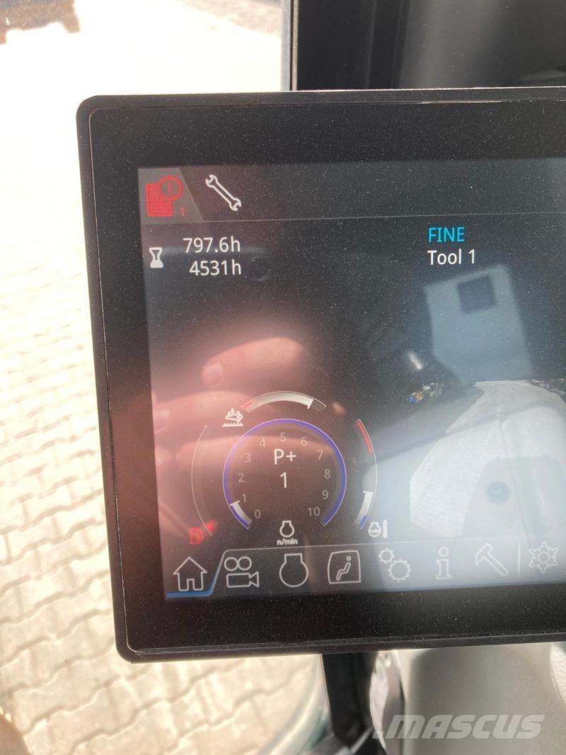 Liebherr R924 Гусеничні екскаватори