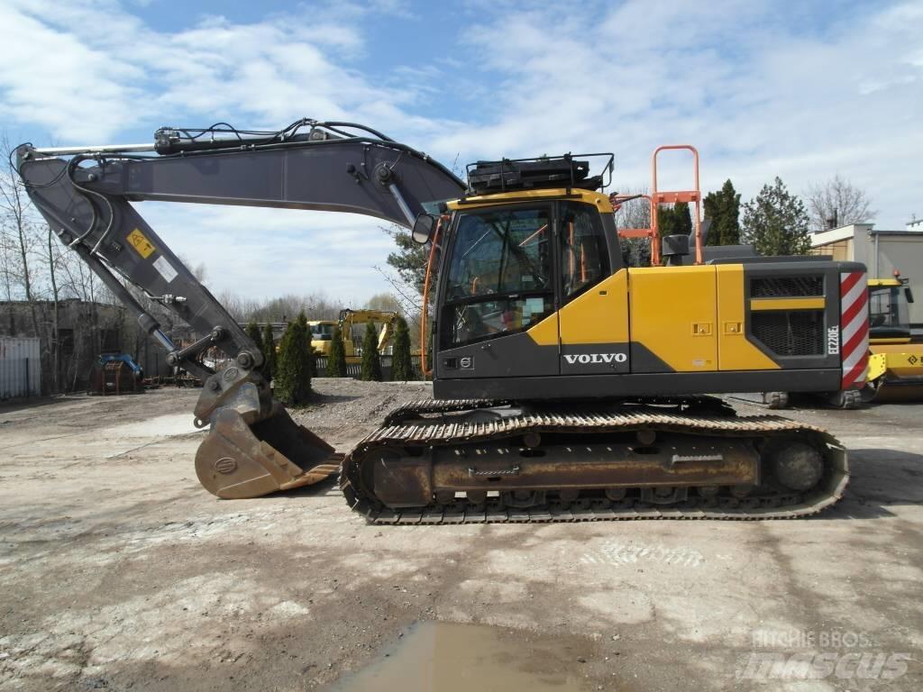 Volvo EC 220 EL Гусеничні екскаватори