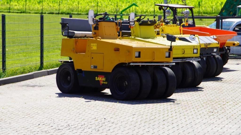 Sakai TS 160 Пневматичні катки