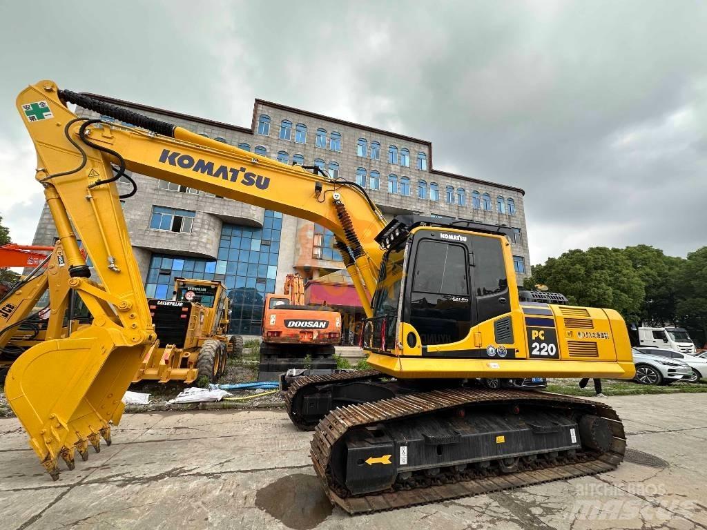 Komatsu PC 220 Гусеничні екскаватори