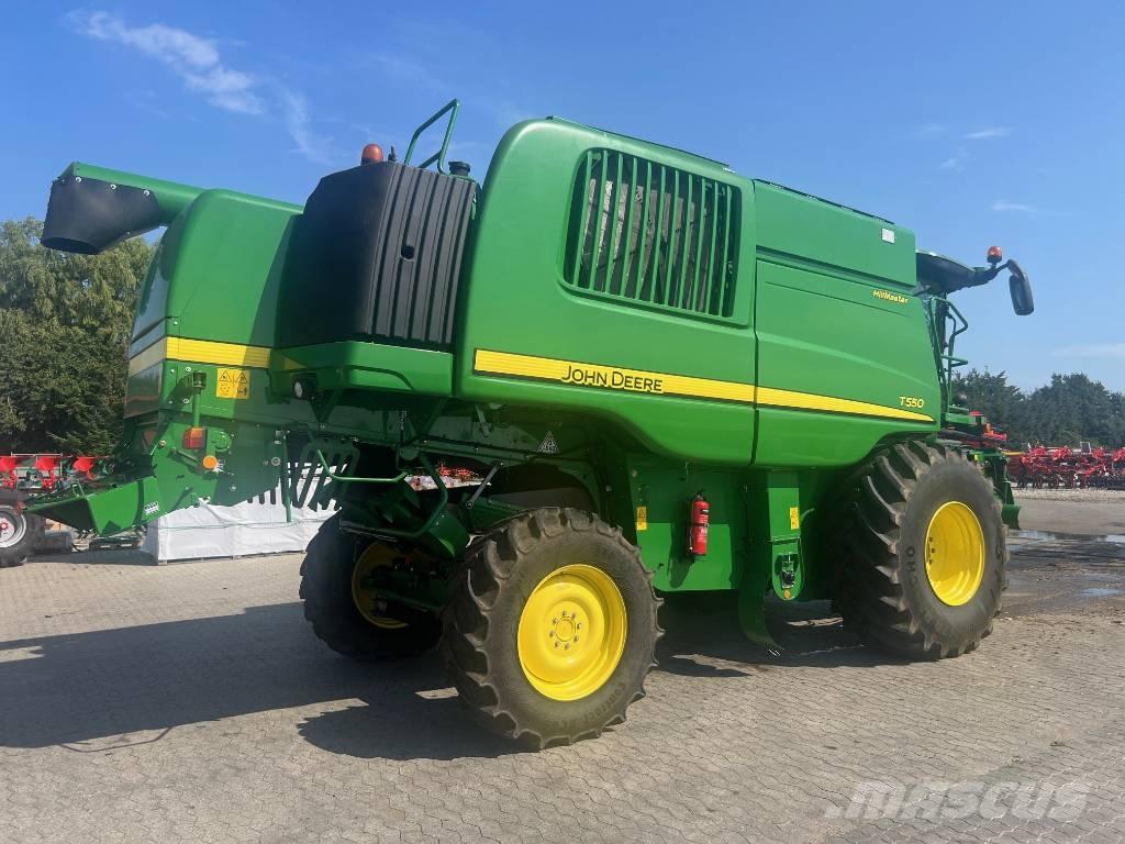 John Deere T 550 Зернозбиральні комбайни