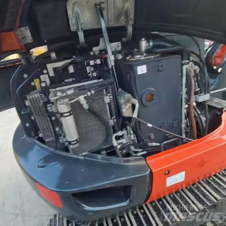 Kubota KX165 Гусеничні екскаватори