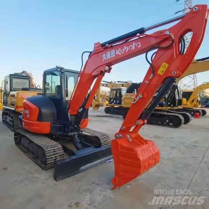 Kubota KX165 Гусеничні екскаватори