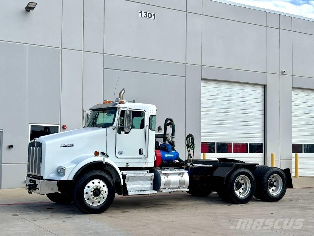 Kenworth T 800 Тягачі