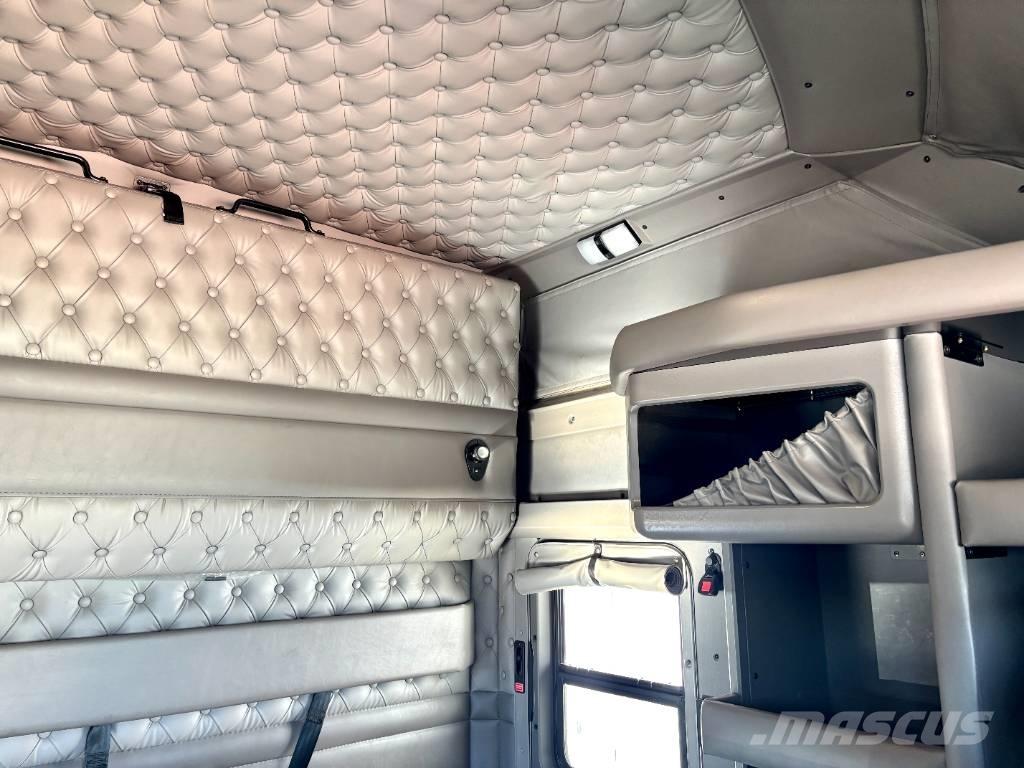 Kenworth W 900 Тягачі