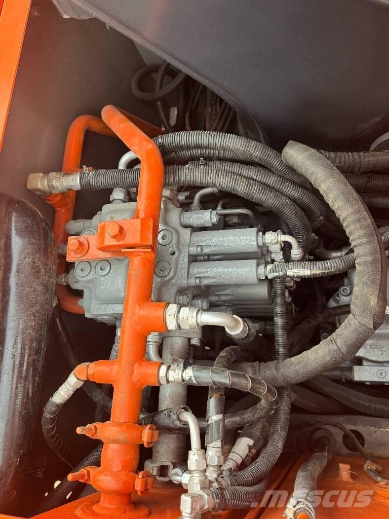 Hitachi ZX 70 Міні-екскаватори < 7т