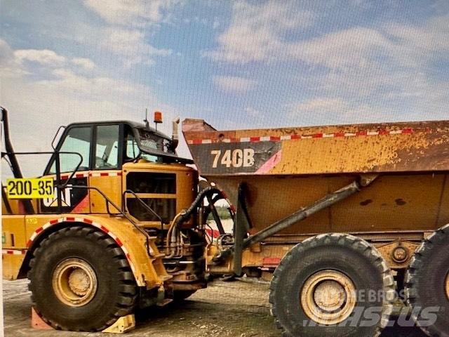 CAT 740 B Зчленовані самоскиди