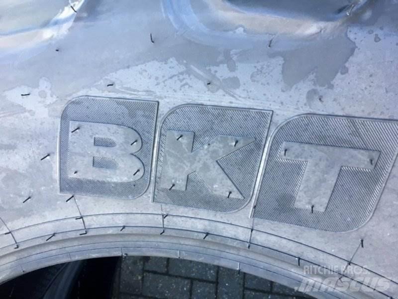 BKT 520/70 R 38 Колеса