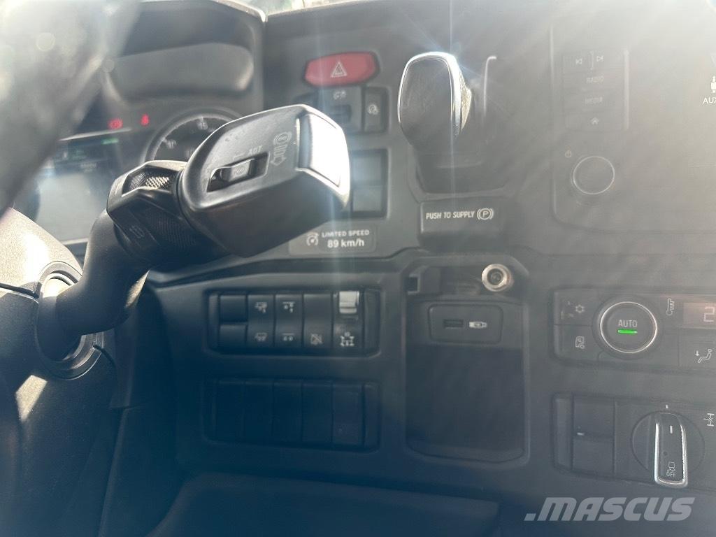 Scania P 370 6x2*4 Вантажівки з гаковим підйомом