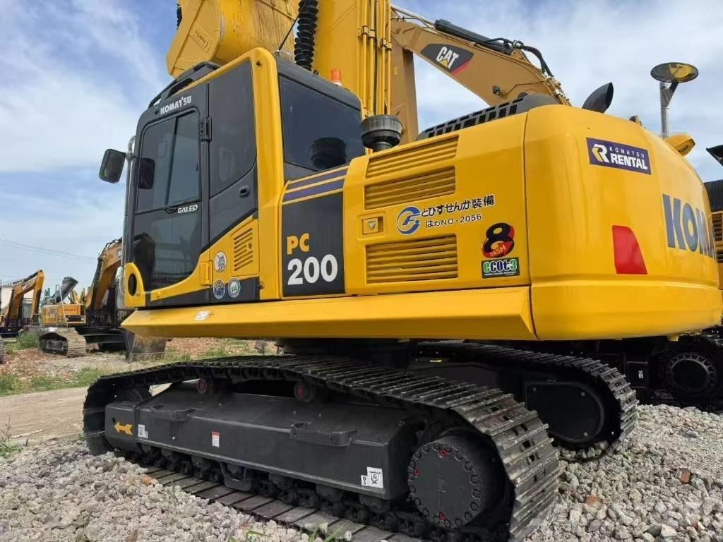 Komatsu 200-8 Гусеничні екскаватори