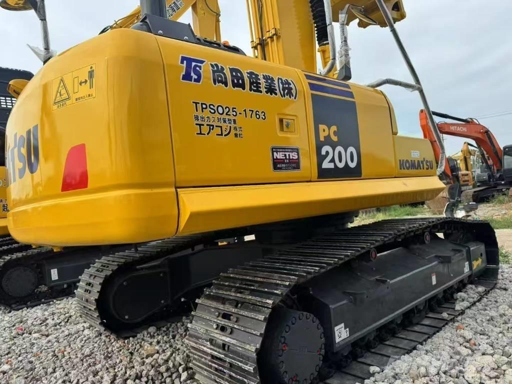 Komatsu 200-8 Гусеничні екскаватори