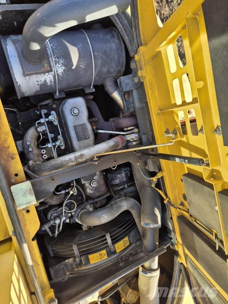 New Holland E 135 SR Гусеничні екскаватори