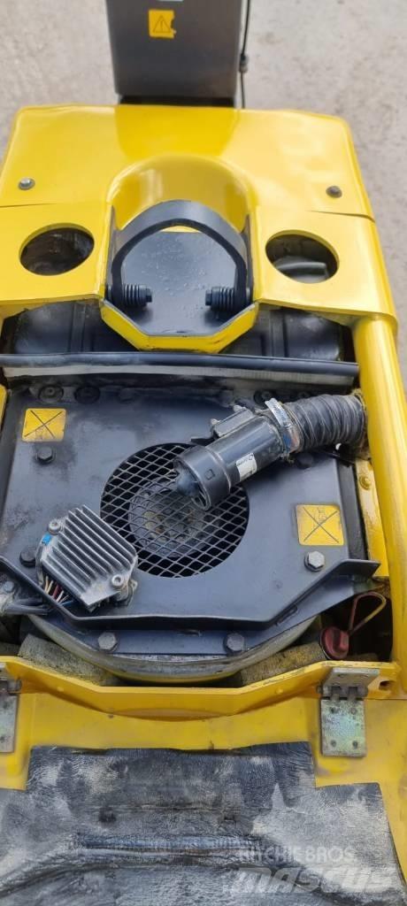 Atlas Copco LH 700 Віброплити та вібротрамбовки