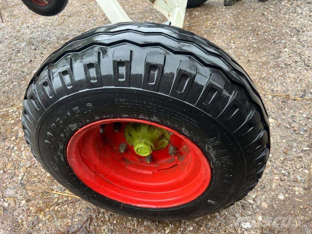 CLAAS Volto 1100 T Граблі і сінозворушувачі