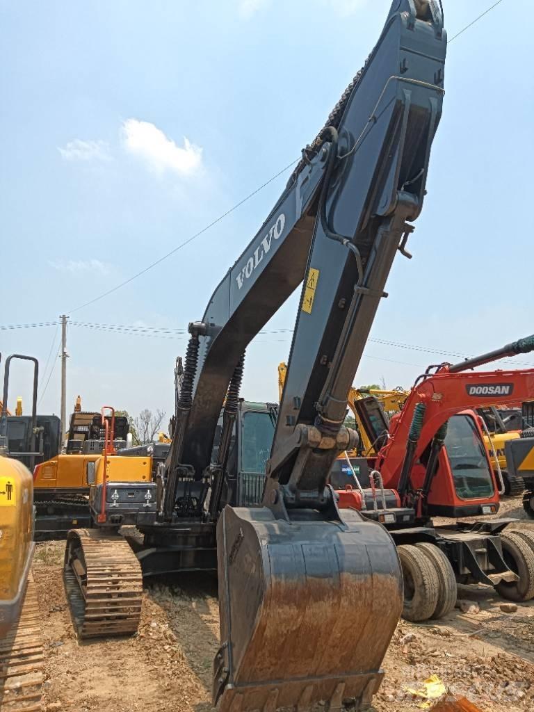 Volvo EC 240 Гусеничні екскаватори