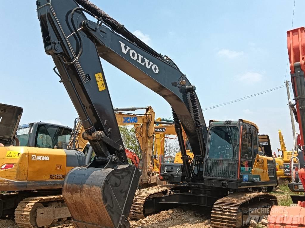 Volvo EC 240 Гусеничні екскаватори