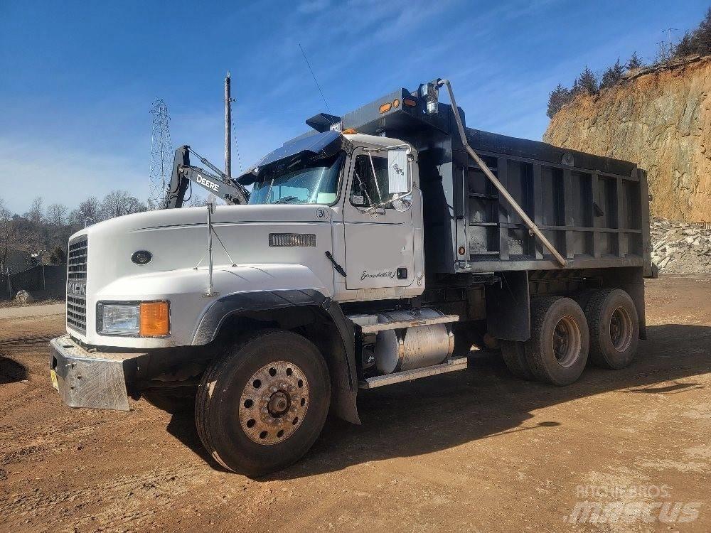 Mack CL 713 Самоскиди