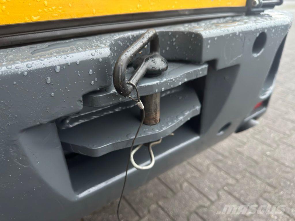 Mustang AL306 Фронтальні навантажувачі