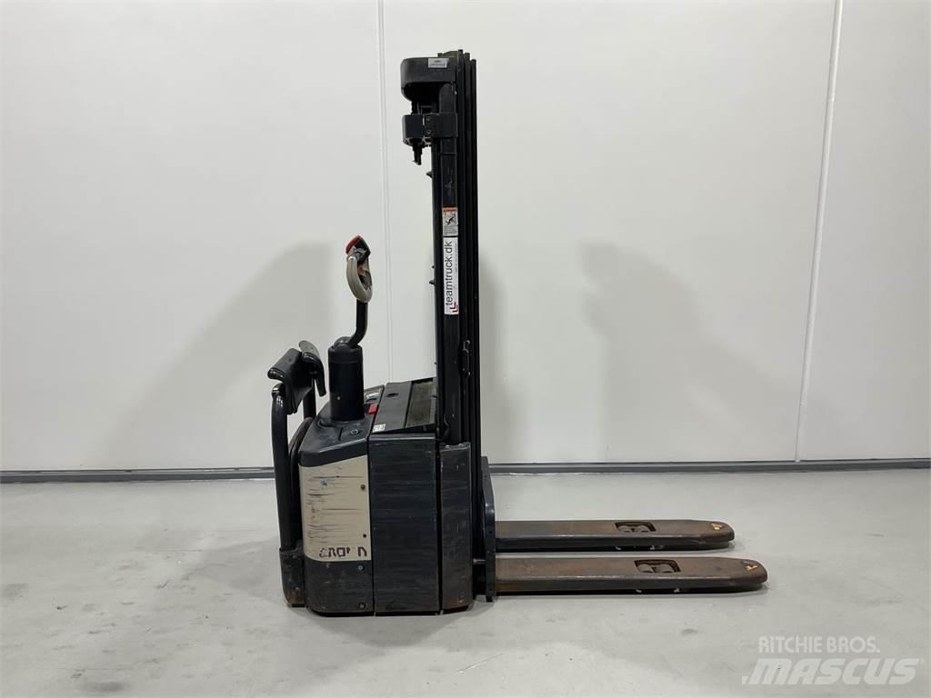 Crown WE2300S Самохідні електроштабелери