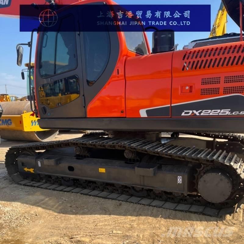 Doosan DX 225 Гусеничні екскаватори