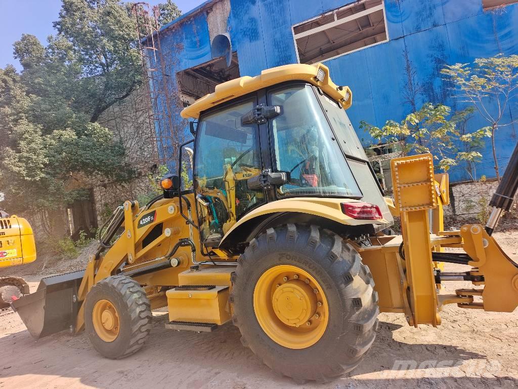 CAT 420F  NEW MACHINE Екскаватори-навантажувачі