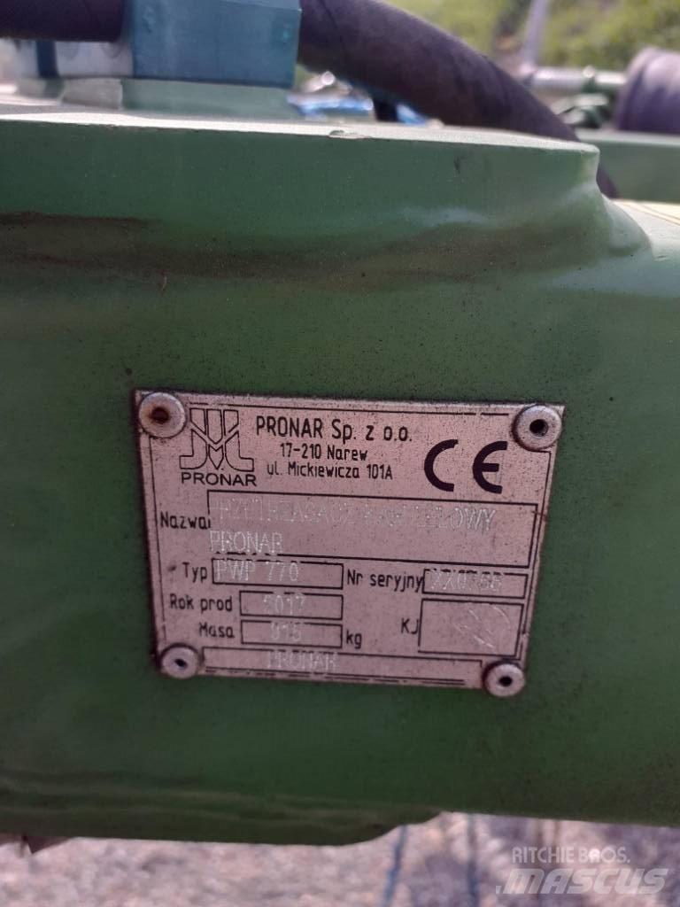 Pronar PWP 770 Граблі і сінозворушувачі