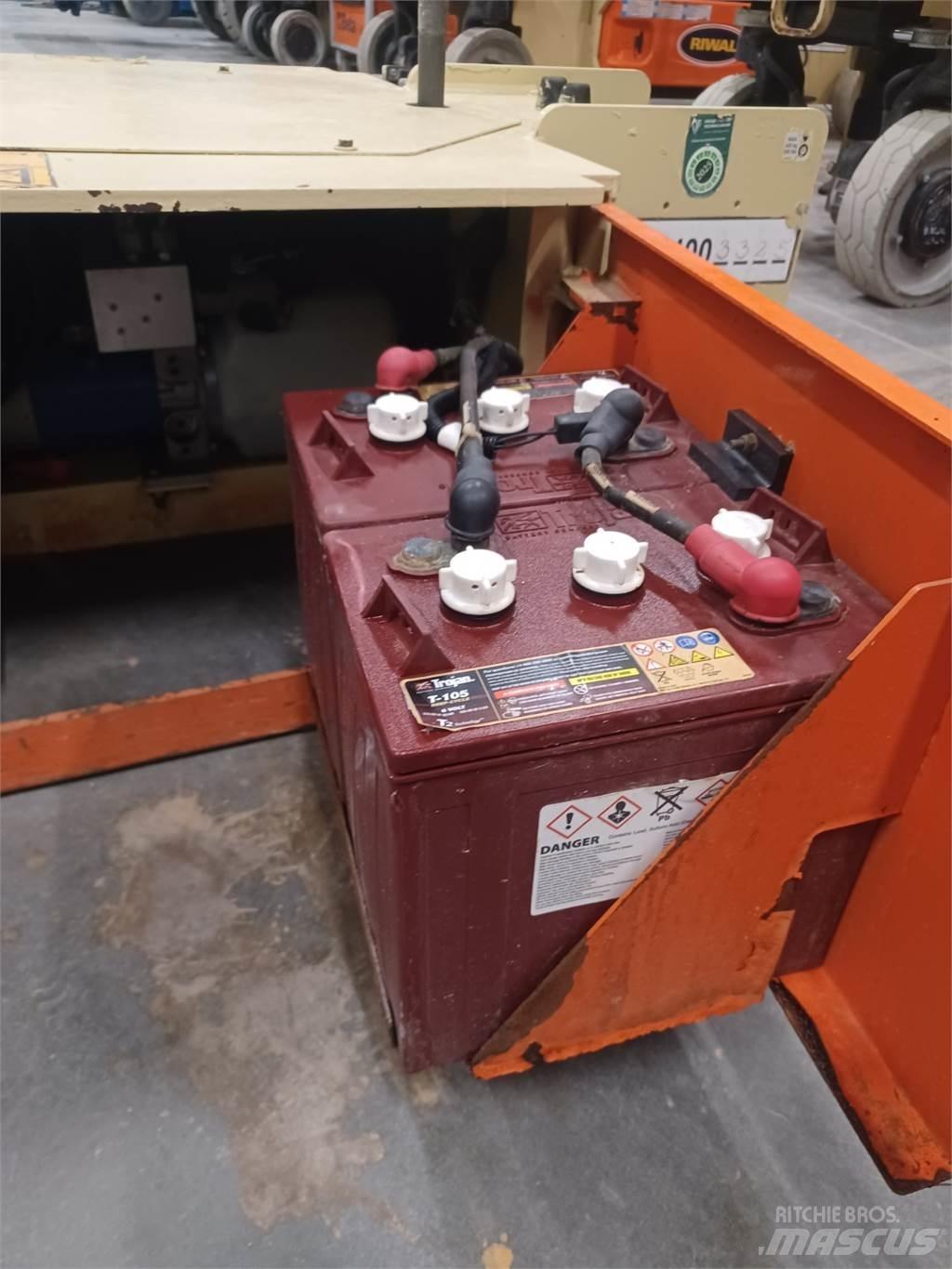 JLG 1230ES Інші підйомники і платформи