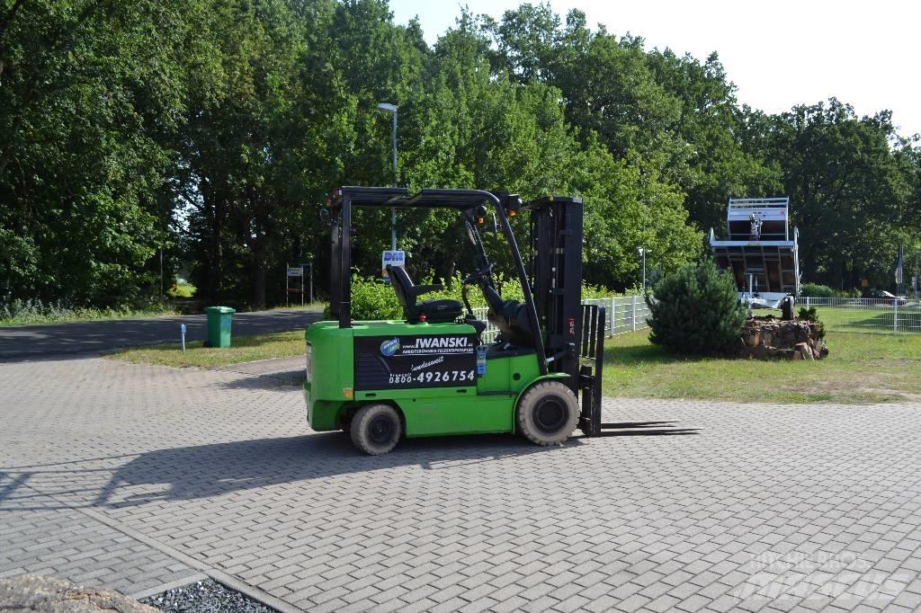 Hyundai 32 B-7 Електронавантажувачі