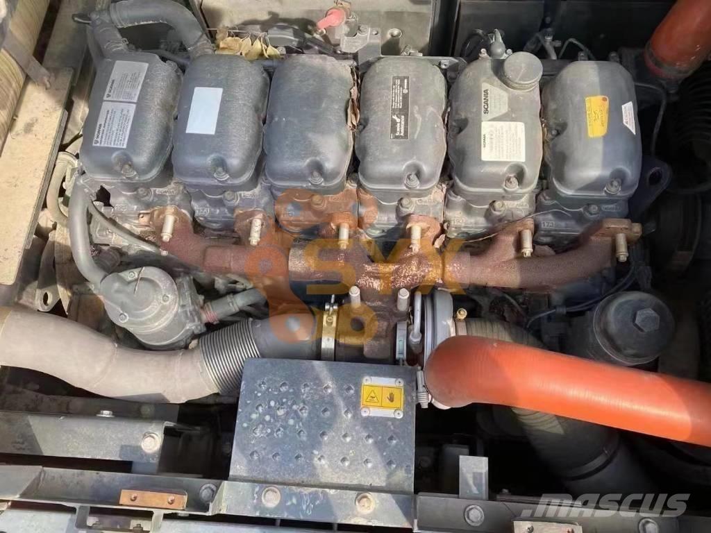 Doosan DX530 LC Гусеничні екскаватори