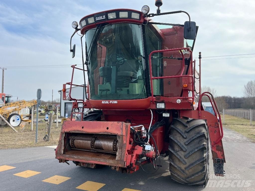 Case IH 2388 Зернозбиральні комбайни
