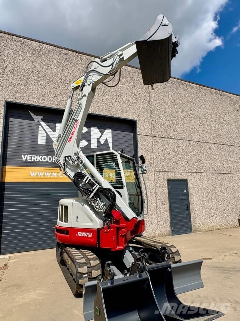 Takeuchi TB 257 FR Міні-екскаватори < 7т