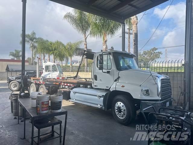 Freightliner 114SD Контейнеровози