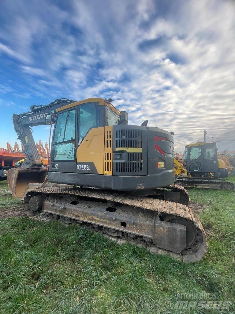 Volvo ECR 235 E Гусеничні екскаватори