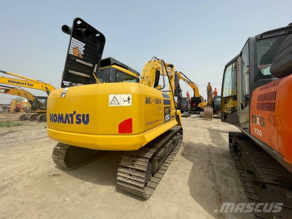 Komatsu PC 130 Гусеничні екскаватори