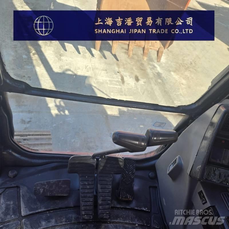 Doosan DX 225 Гусеничні екскаватори