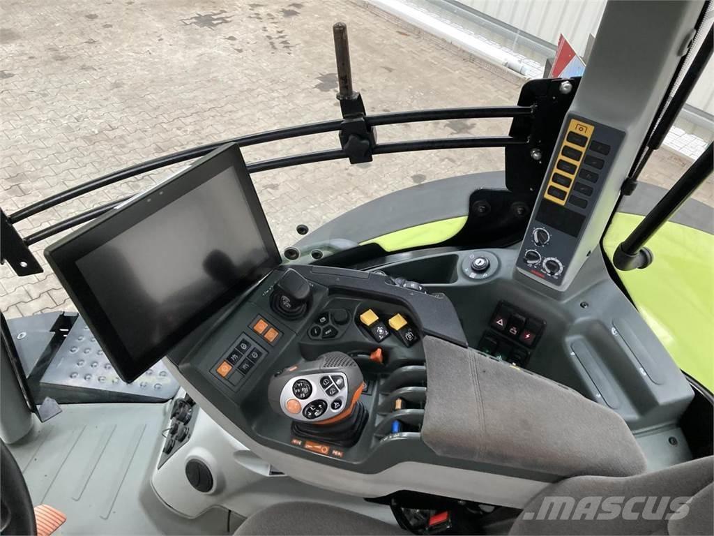 CLAAS Axion 870 Трактори