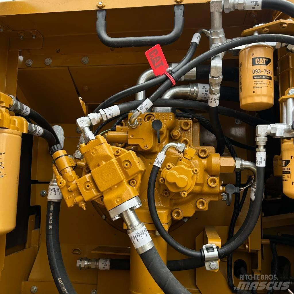 CAT 336D2L Гусеничні екскаватори
