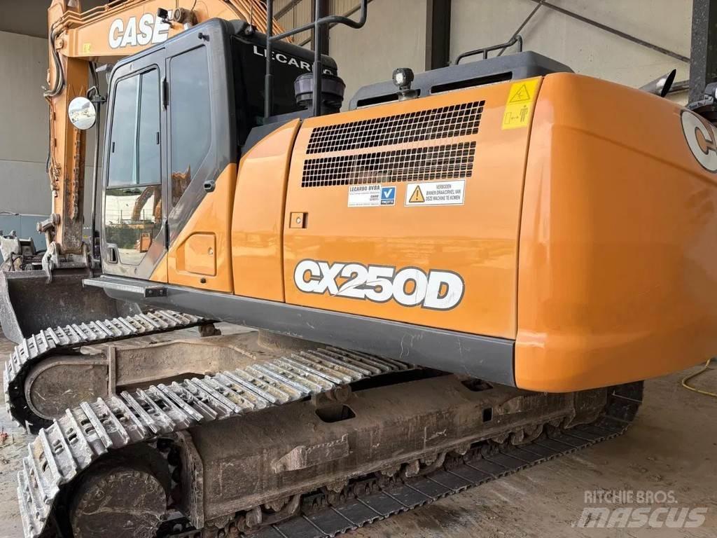 CASE CX250D Гусеничні екскаватори