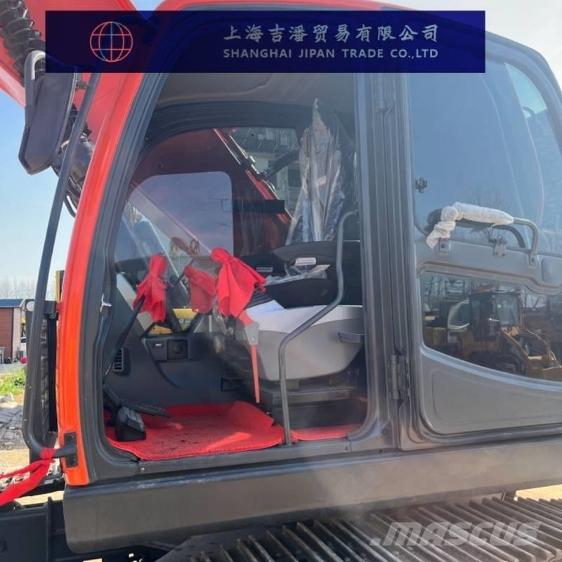 Doosan DX 225 Гусеничні екскаватори