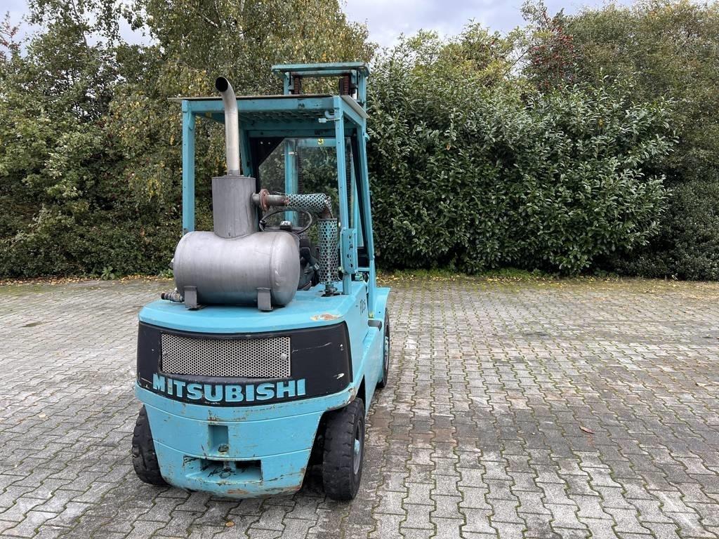 Mitsubishi FD25T Дизельні навантажувачі