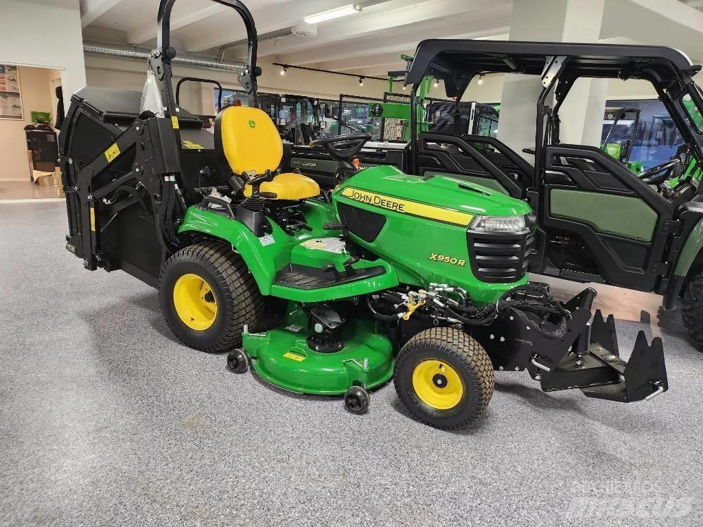 John Deere 950R Самохідні газонокосарки