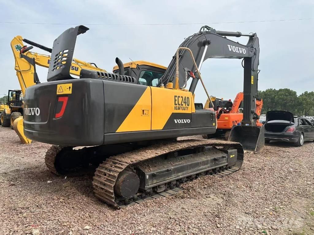 Volvo EC 240 Гусеничні екскаватори