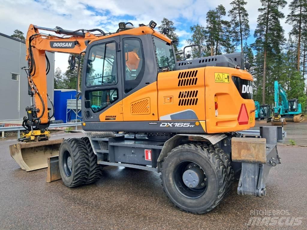 Doosan DX 165 W-5 Колісні екскаватори