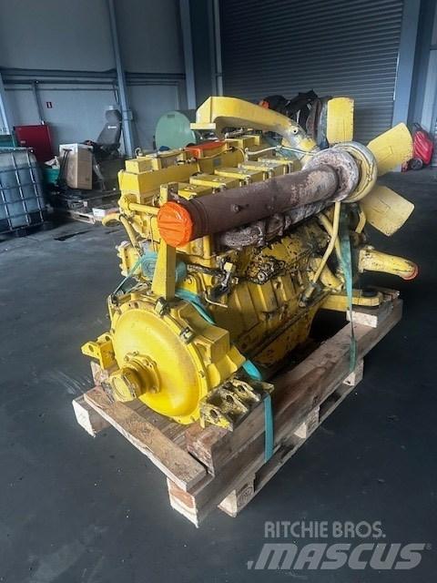 Komatsu SA6D140-1 Двигуни