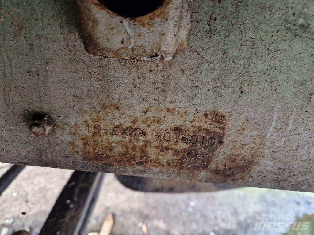 Volvo N1033 6X4 Шасі з кабіною