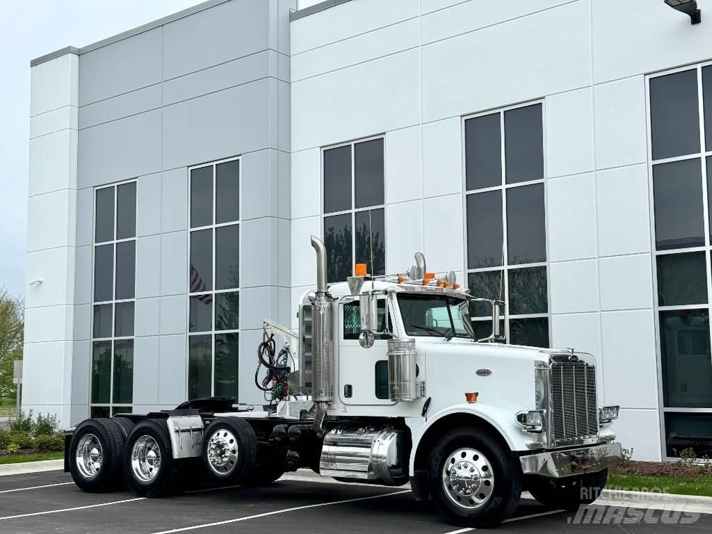 Peterbilt 357 Тягачі